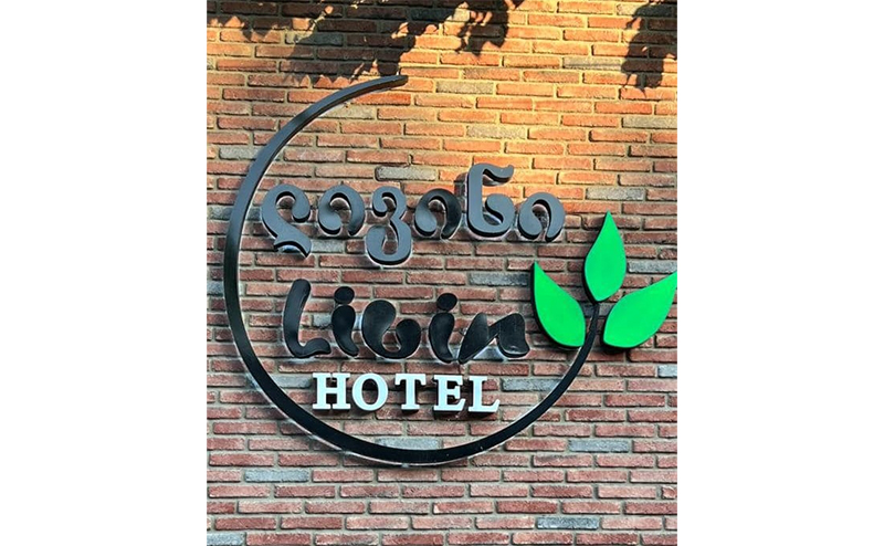 2 სტუმარზე ნომრები საუზმით თბილისის სასტუმროში